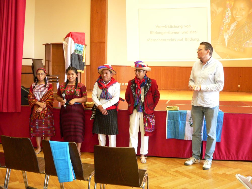 Bild1: Besuch im EWIZ Bild1: Besuch im EWIZ